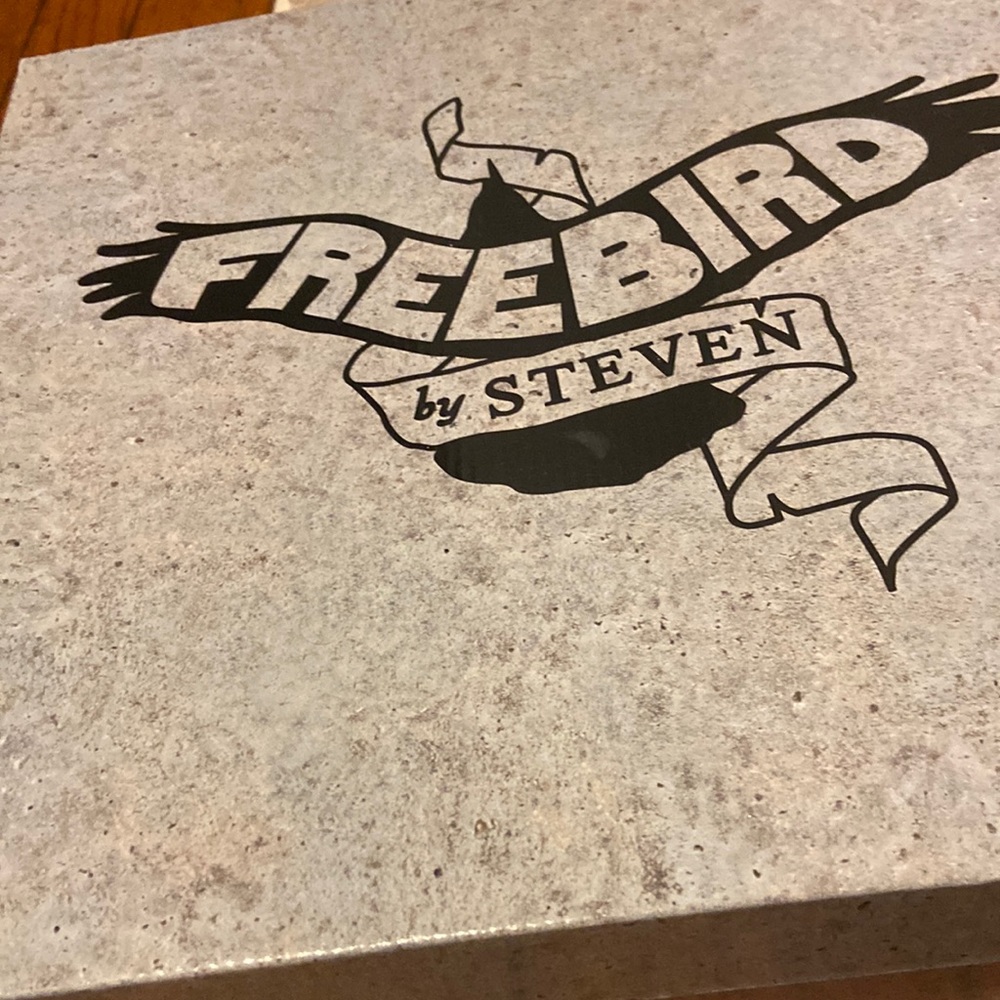 Freebird by Steven braeden heel size 9 black/maroon